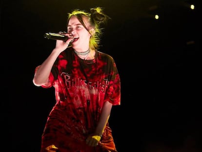 La cantante y compositora norteamericana Billie Eilish, en un concierto en el Palau Sant Jordi de Barcelona.