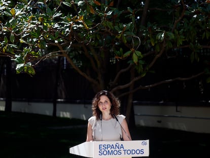 La presidenta de la Comunidad de Madrid, Isabel Díaz Ayuso, durante su intervención tras la cumbre del PP.