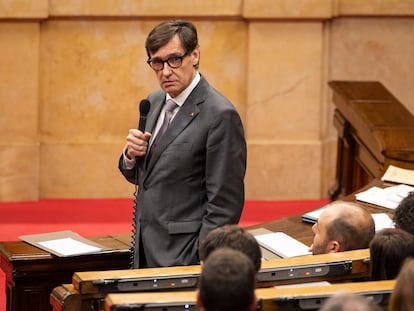 El presidente de la Generalitat, Salvador Illa, durante la sesión de control del Govern de la Generalitat en el Parlament de Catalunya.