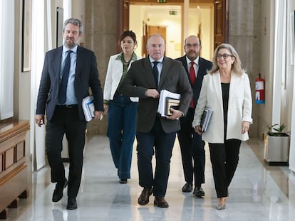 El portavoz parlamentario del PP, Miguel Tellado, en la entrada de la Junta de portavoces del Congreso.