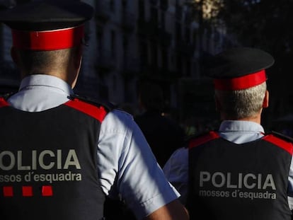 Dos Mossos d'Esquadra, en una imagen de archivo. 