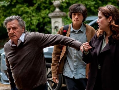 Daniel Auteuil, Emmanuelle Devos, y Matthieu Galoux en un momento del filme.