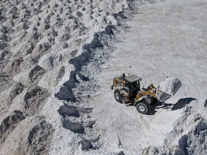 Una operación de minería de litio, en una fotografía de archivo.