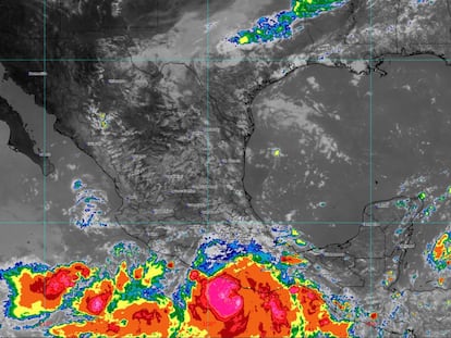 El huracán 'John' se aproxima a las costas del sur de México, la tarde de este 23 de septiembre de 2024.