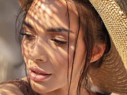 Luce una piel bronceada con estas gotas faciales. GETTY IMAGES.