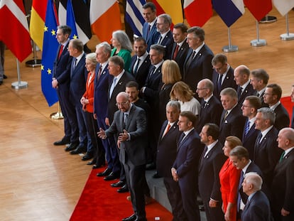 Los líderes de la UE se disponían el jueves a posar con el presidente de Ucrania, Volodímir Zelenski, en la cumbre del Consejo Europeo en Bruselas.