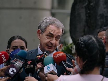 El expresiente de España, José Luis Rodríguez Zapatero, durante una rueda de prensa en Caracas, Venezuela, el 21 de noviembre de 2021.