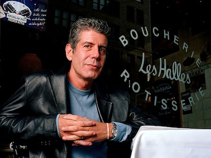 Anthony Bourdain at his restaurant Les Halles in New York, in 2001.