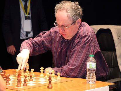 Borís Guélfand, durante la final con Viswanathan Anand este domingo en el Auditorio de León