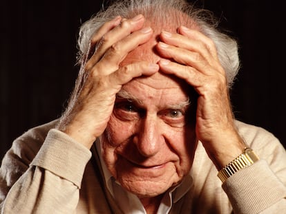 Karl Popper (1902 - 1994) en su casa de Londres, en una foto de 1992.