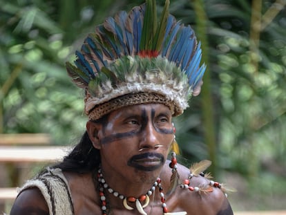 Un hombre indígena de la Amazonía colombiana, durante un evento en Leticia, el 6 de septiembre de 2019.