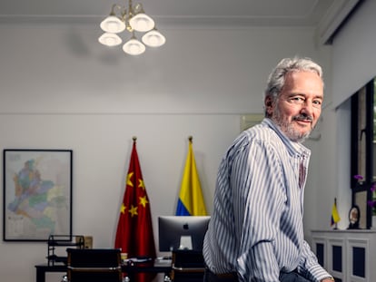 Sergio Cabrera, embajador de Colombia en China, en su despacho.