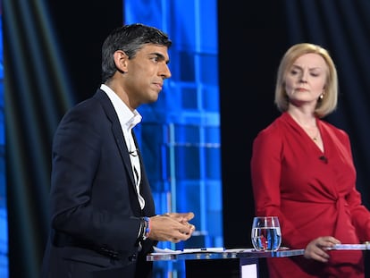 Rishi Sunak y Liz Truss, durante el debate de este domingo, en Londres.