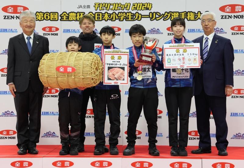 札幌市を拠点にカーリング活動を行うジュニアチーム「札幌CA」が初優勝