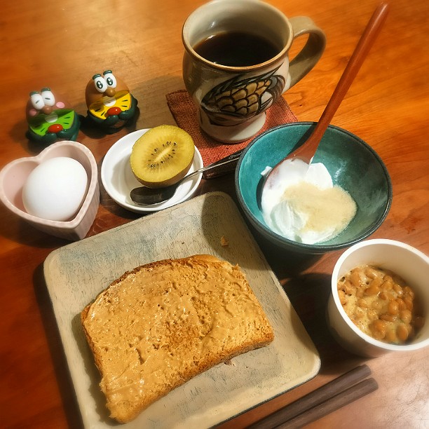 低糖質ブラン食パン🥜🍞
りんご酢アマニ油納豆🍎
おからパウダーヨーグルト🐮
ゆで卵🐣
ゴールド🥝
コーヒー☕️🌄