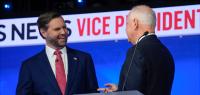 J.D. Vance (l.) und Tim Walz nach der Debatte