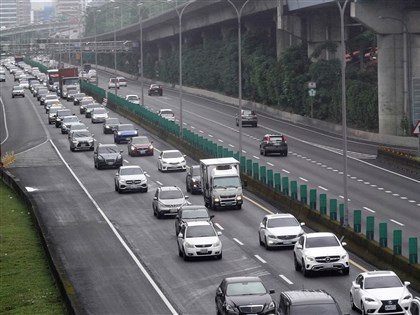 元旦連假第2日 國道16處、省道8路段易塞車