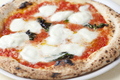 料理メニュー写真 Margherita con mozzarella di bufala/水牛のモッツァレッラチーズのマルゲリータ 