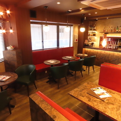 CAFE&BAR FeRna カフェアンドバーフェルナの雰囲気1