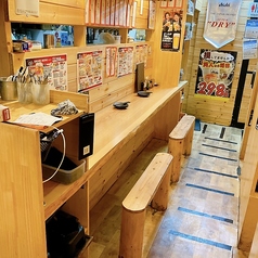 焼き鳥屋 わらじん 春日野道本店の雰囲気1