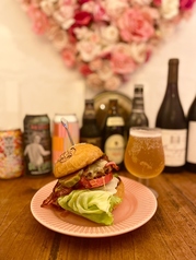 TWO BRITS BURGER BAR トゥーブリッツバーガーバーの写真