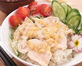 料理メニュー写真 ふわふわ鶏のネギ油丼