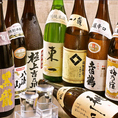 日本酒の他にも、焼酎も多数ご用意。定番のモノから希少・限定モノ、芋や麦、米やキレ・コクのある焼酎など、原料も味わいも様々な評判の良い銘酒を日本各地から厳選して取り揃えております！プレミアム飲み放題でも多数の銘柄焼酎が対象ですので、日本酒同様和食料理とともに海老名で是非ご堪能ください♪