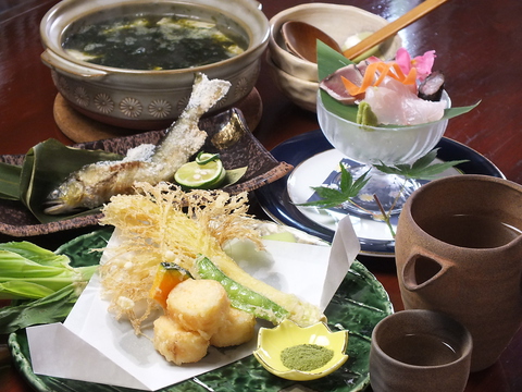 こだわり豆腐料理と鮮魚のお店