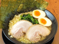 横浜家系ラーメン 鶯家の写真