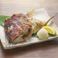 本日のかま塩焼き／今日さばいた魚のカマを直火で。売り切れ御免！