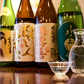 日本酒は常時15種類以上がラインナップ。東北の日本酒が中心で、その時にオススメのものや季節の日本酒が厳選して仕入れられています。仕入れで銘柄が変わるので、いつ訪れても飲み飽きません。