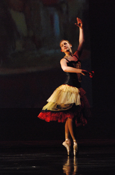 Dance en Rouge performance.jpg