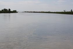 Po di Goro, the border between the provinces Ferrara (right) and Rovigo