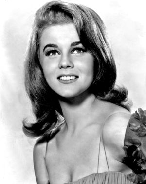 Ann Margret 1968.jpg