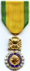 Medaille Militaire 4e Republique France.jpg