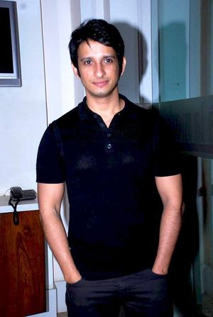 Sharman Joshi partyy.jpg