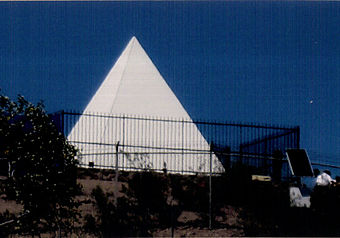 P-Governor Hunt's tomb.jpg