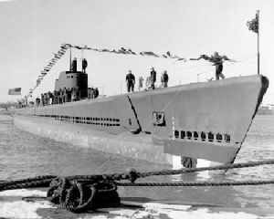 USS Halibut (SS-232) is waterborne on the Piscataqua River at Portsmouth Navy Yard, Kittery, Maine, 3 December 1941.