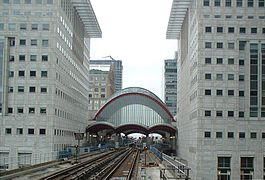 CanaryWharfDLRstation.jpg