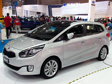 Kia Carens 2013.jpg