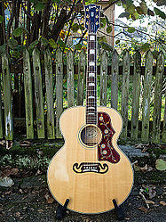 Gibson SJ200.jpg