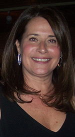 Lorraine Bracco.jpg