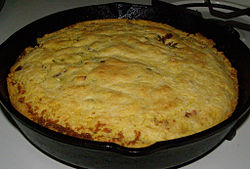 Skillet cornbread (cropped).jpg