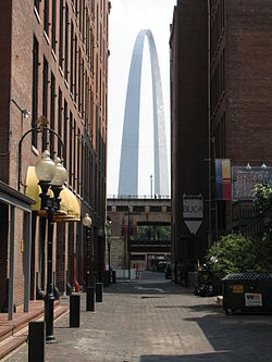 The Gateway Arch from Laclede's Landing.