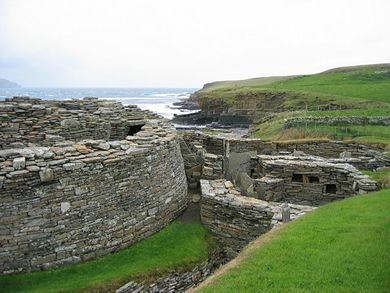 Midhowe Broch.jpg