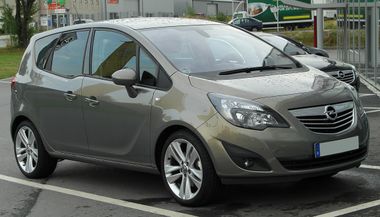 Opel Meriva B front 20100723.jpg