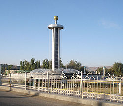 The fountain at the main crossroads in downtown Jizzax, near Rashidov Square