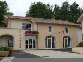 The town hall in Estibeaux