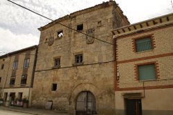 La Casona tower (16th century)