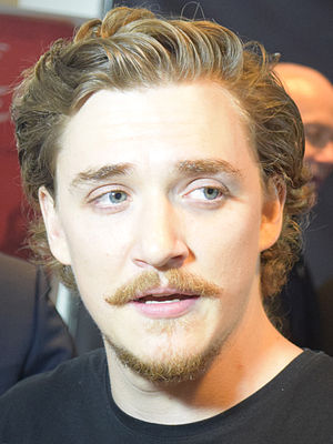 Kyle Gallner 2015.jpg